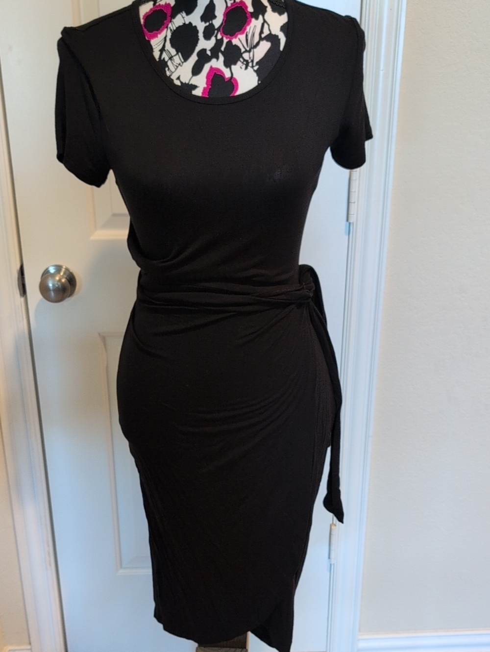 Calvin Klein Black Midi Wrap-Tie Short Sleeve Dress Size 2